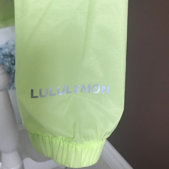 Lululemon With The Breeze jacket size 8 - Picture 10 of 10